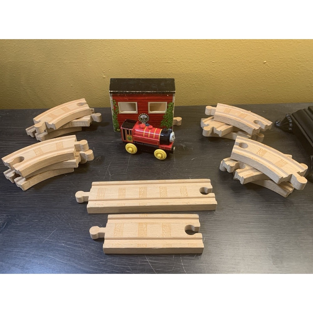 Thomas And Friends Wooden Railway Track Victor & Bridge 16 Pieces